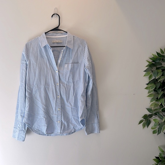 Abercrombie & Fitch Tops - ❌SOLD❌Abercrombie & Fitch Boyfriend Button up